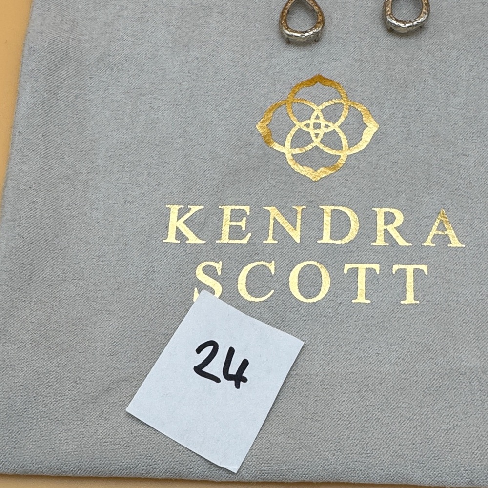 Gold Dee Earring Frames Excellent Condition - image 3